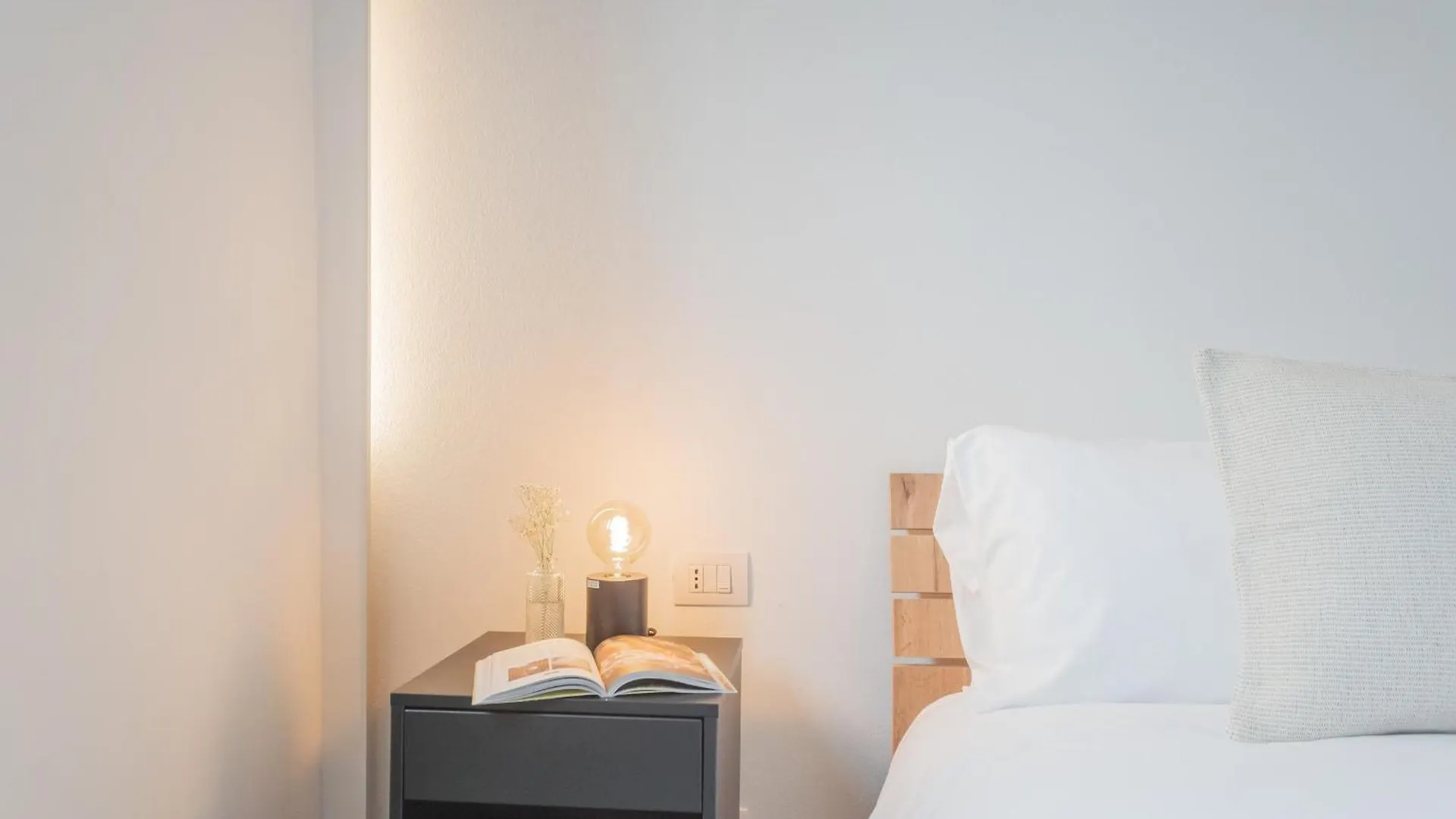 Cozy Nest On The Lake By Rent All Como Tremezzo Apartmán